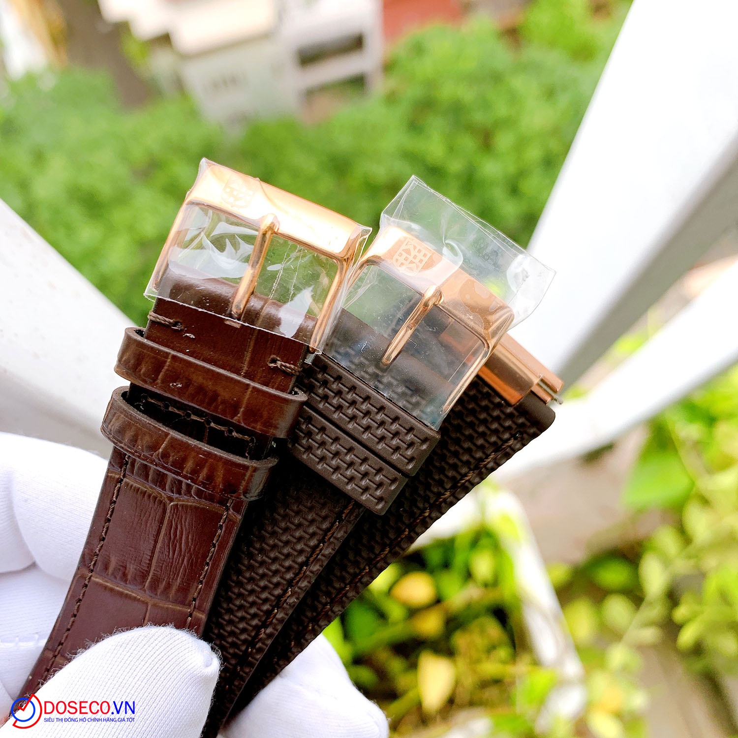 Ngoài dây da nguyên bản, FC-310V4NH4 còn có thêm bộ dây cao su